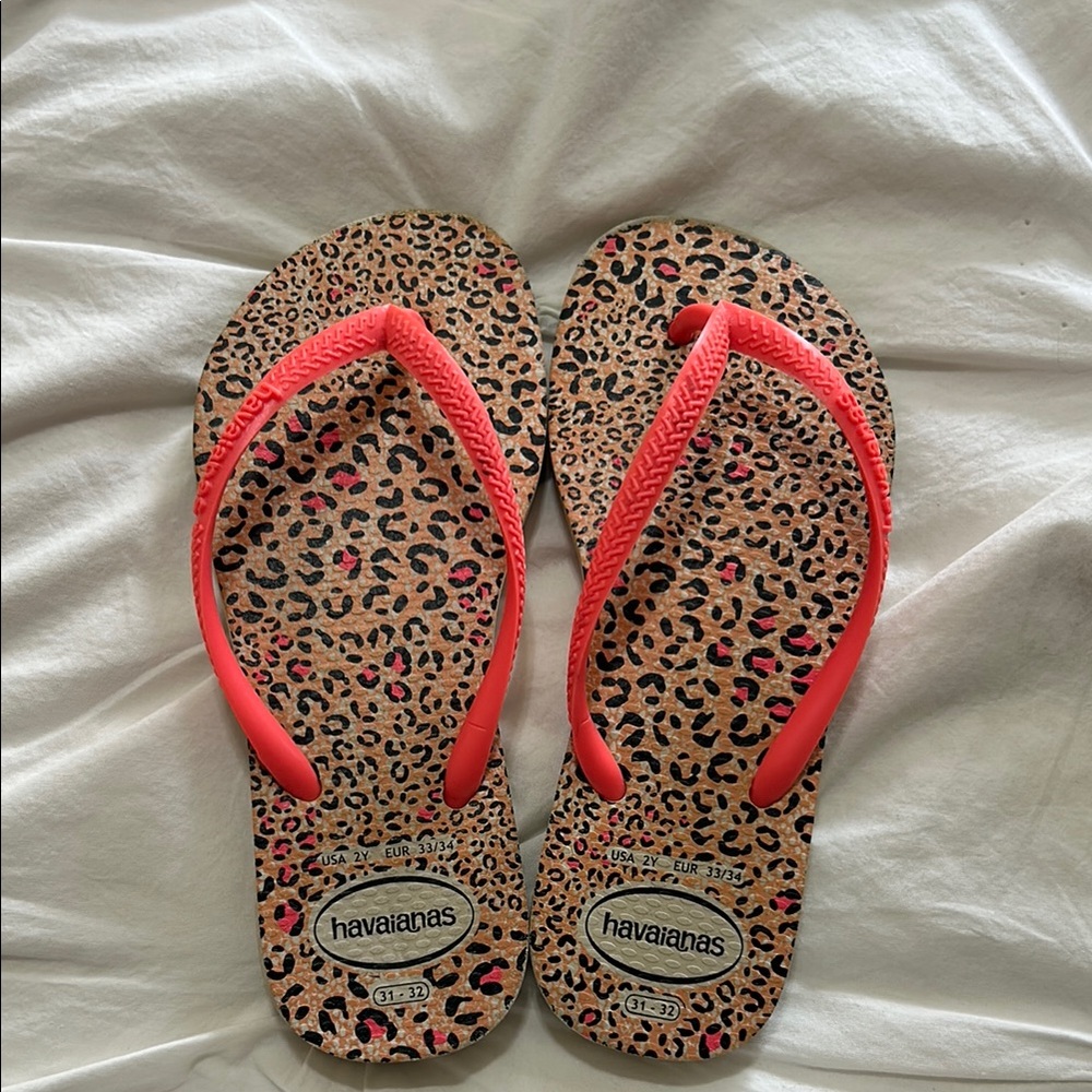 Kids Havaianas Leopard Print Flip Flops - Coral